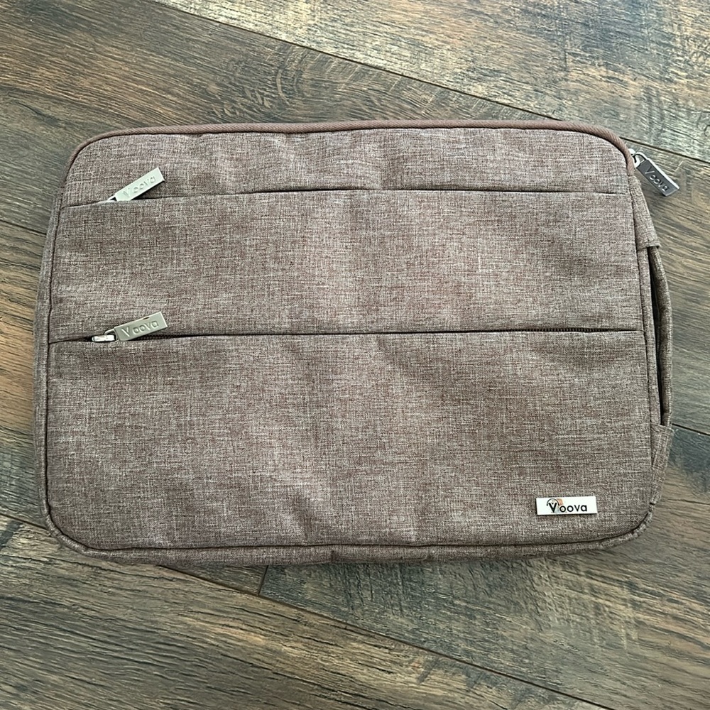 Voova Brown Weave Tablet iPad Zip Pouch